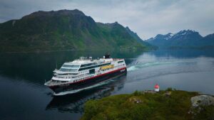 Hurtigruten, ขยายความจุ, ทัวร์เซ็นเซอร์, ซัมเมอร์ 2026