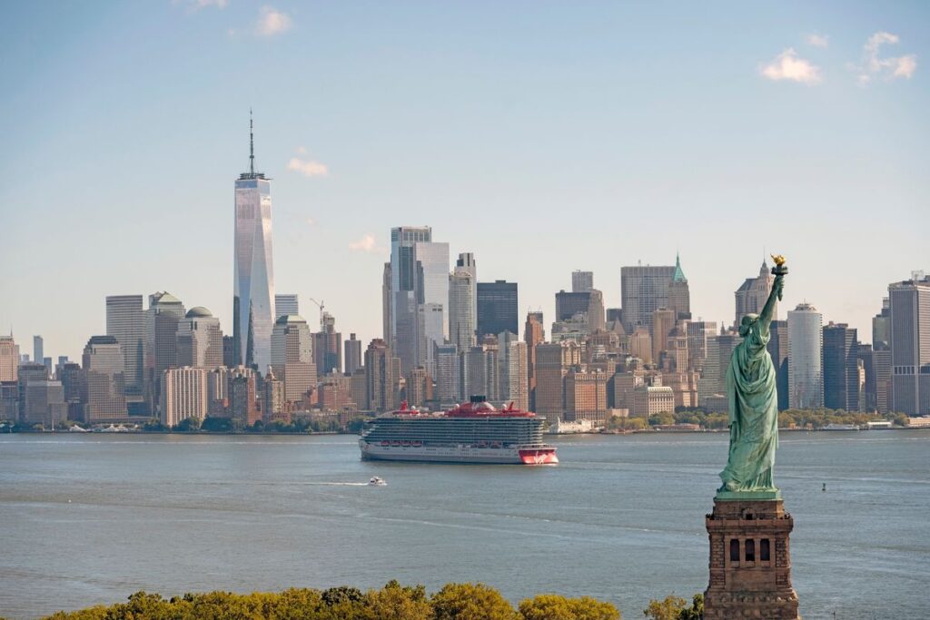 จุดเด่น, เรือใหม่, Virgin Voyages, Brilliant Lady